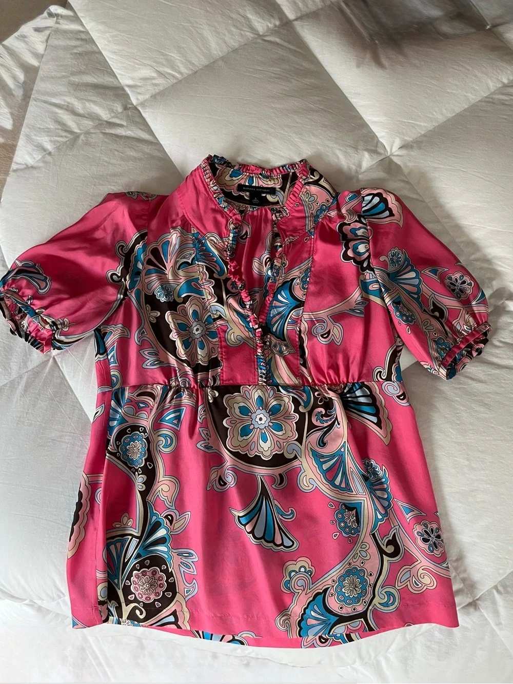 Banana Republic Pink Paisley-Print Ruffle V-Neck Blouse